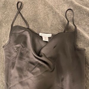 BLACK SCOOP NECK CAMI